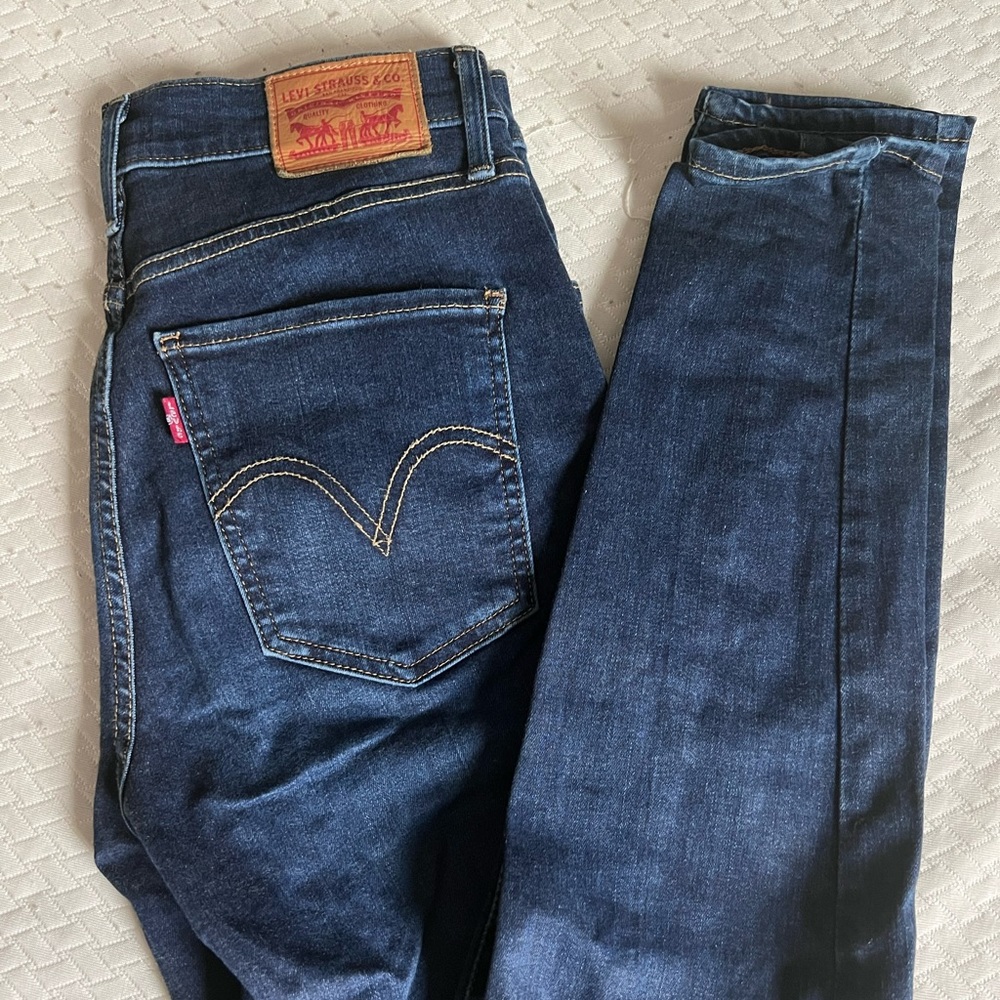 Levi’s Mile High Dark Wash Skinny Jean